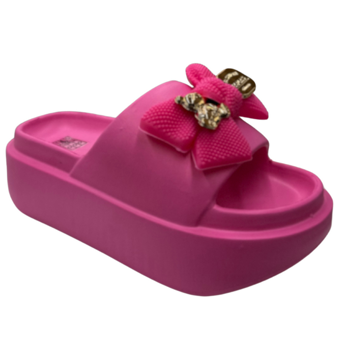 Fuchsiové gumové skluzavky s platformou
