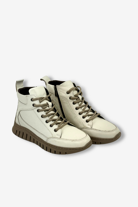 Modré prolamované boty se zavazováním