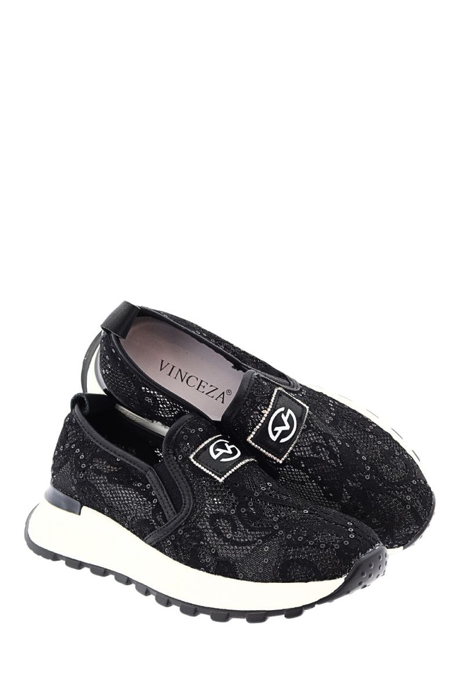 Vzdušné černé kožené boty na platformě