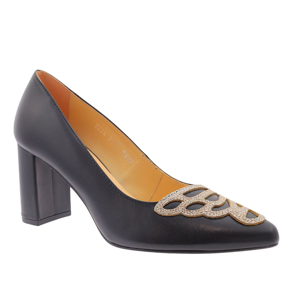 Černé kožené lodičky na vysokém podpatku se zdobením