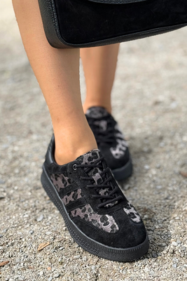 Kožené nazouvací boty na klínku se zipem, černé