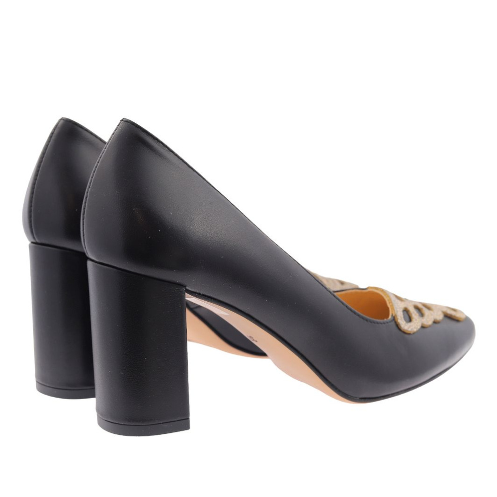 Černé kožené lodičky na vysokém podpatku se zdobením