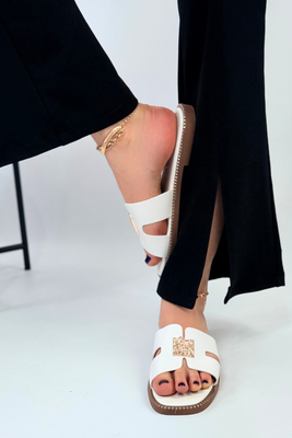 Bílé žabky se zlatým zdobením, ploché Potocki