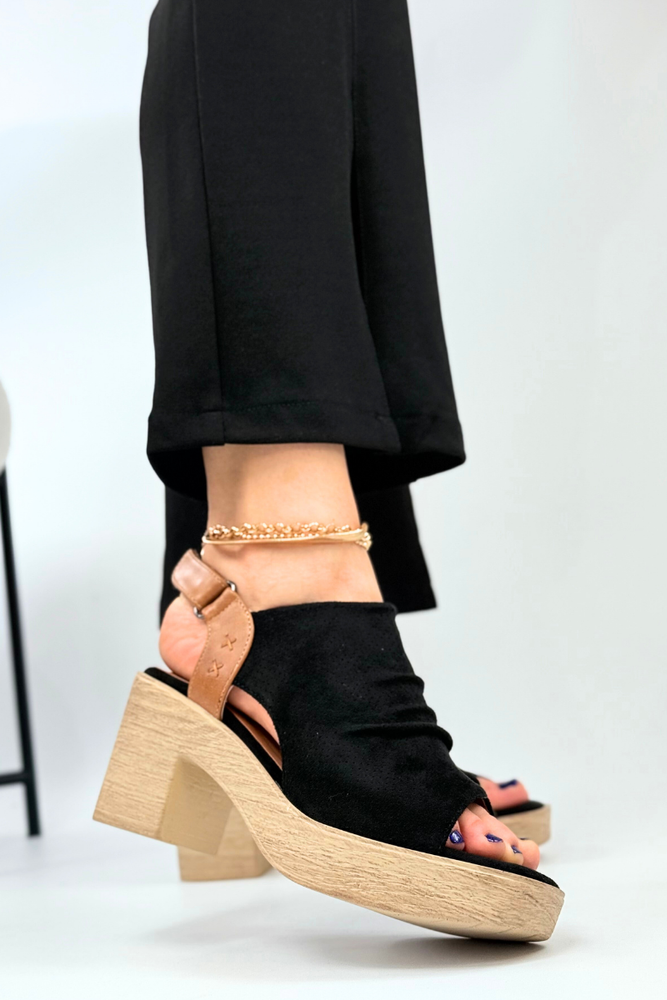 Dámské béžové sandály s perforovaným blokem