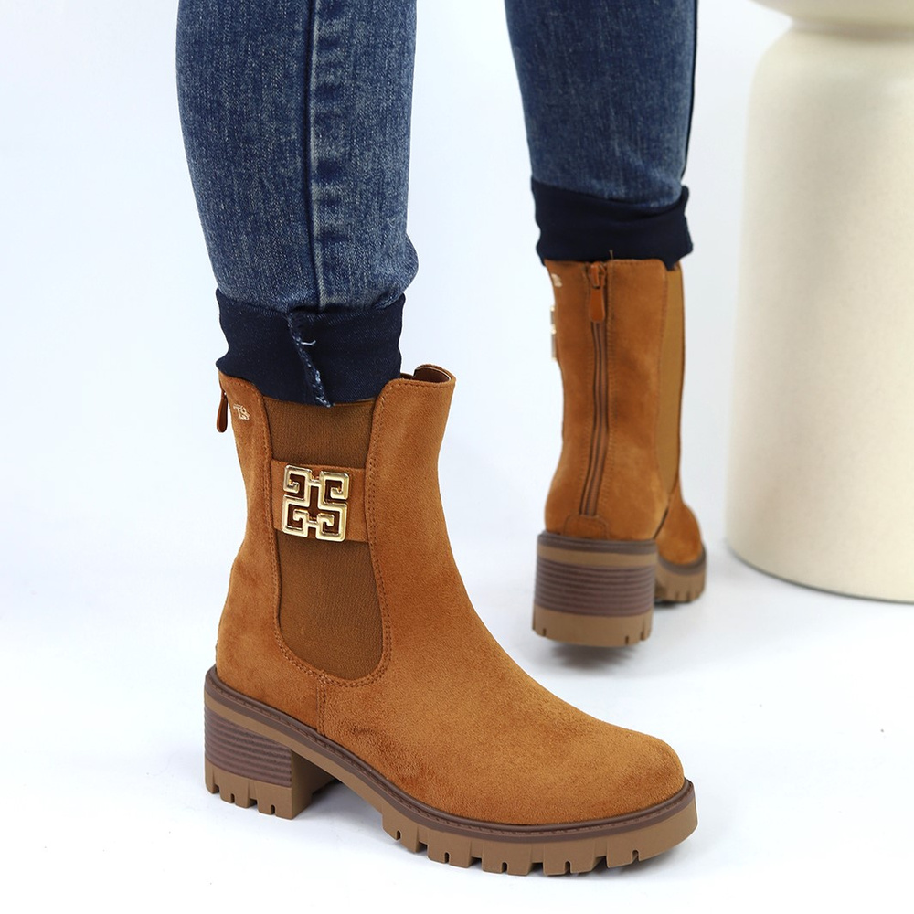 Velbloudí semišové kotníkové boty s blokem a zateplenou platformou