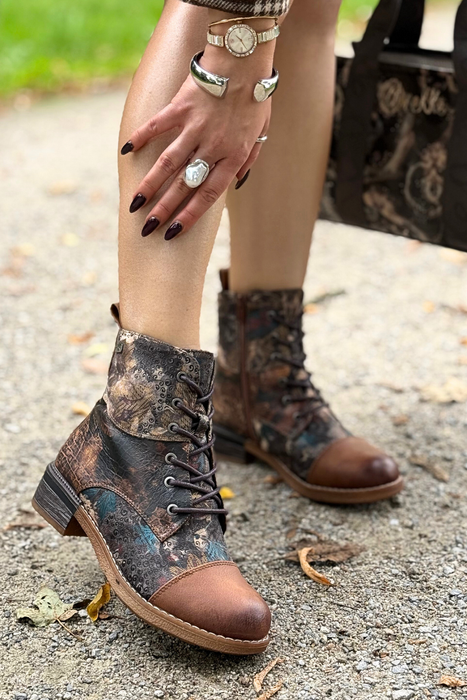 Barevné kožené dámské kotníkové boty Rieker