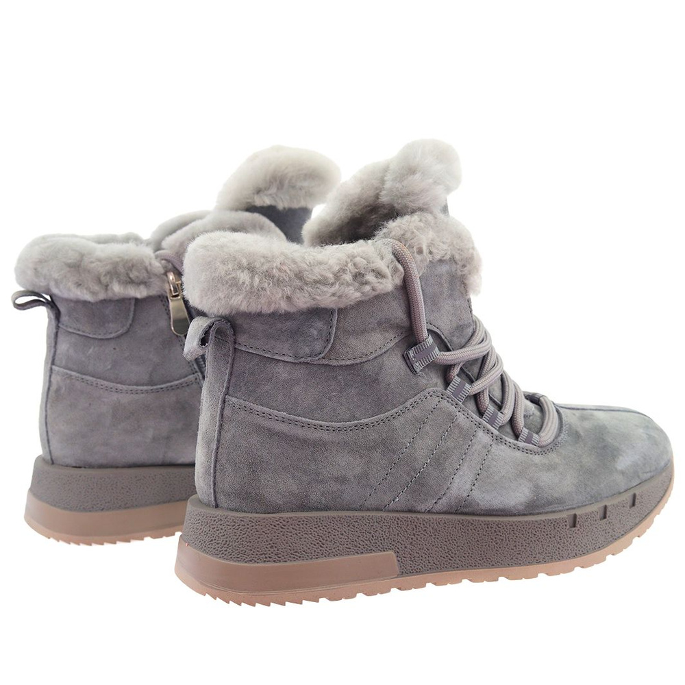 Šedé semišové kožené kozačky, podšité kožíškem, šněrovací na zip