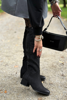 Černé semišové kozačky s blokem T.Sokolski