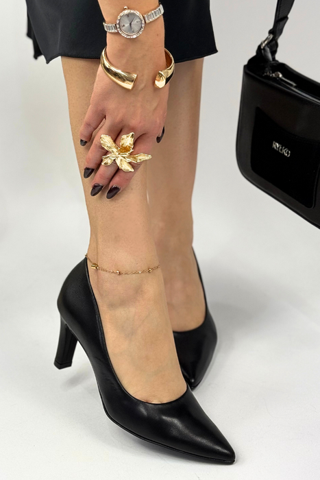 Černé nazouvací lodičky Ryłko z přírodní velurové kůže