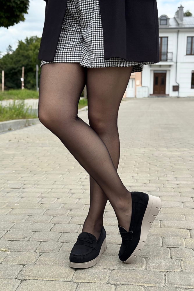 Béžové semišové mokasíny s ozdobnou sponou značky Potocki