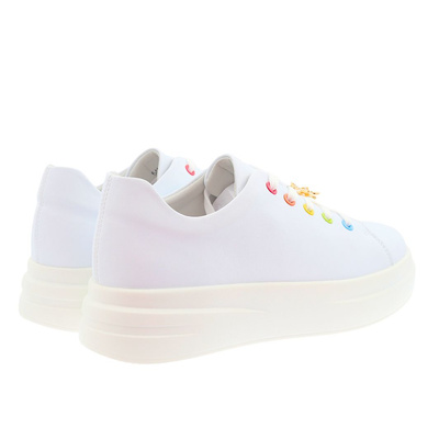 Kožené bílé sportovní boty se šněrováním na platformě