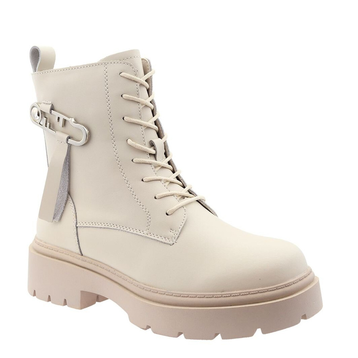 Dámské béžové kožené kozačky, zateplené na kvádru s platformou