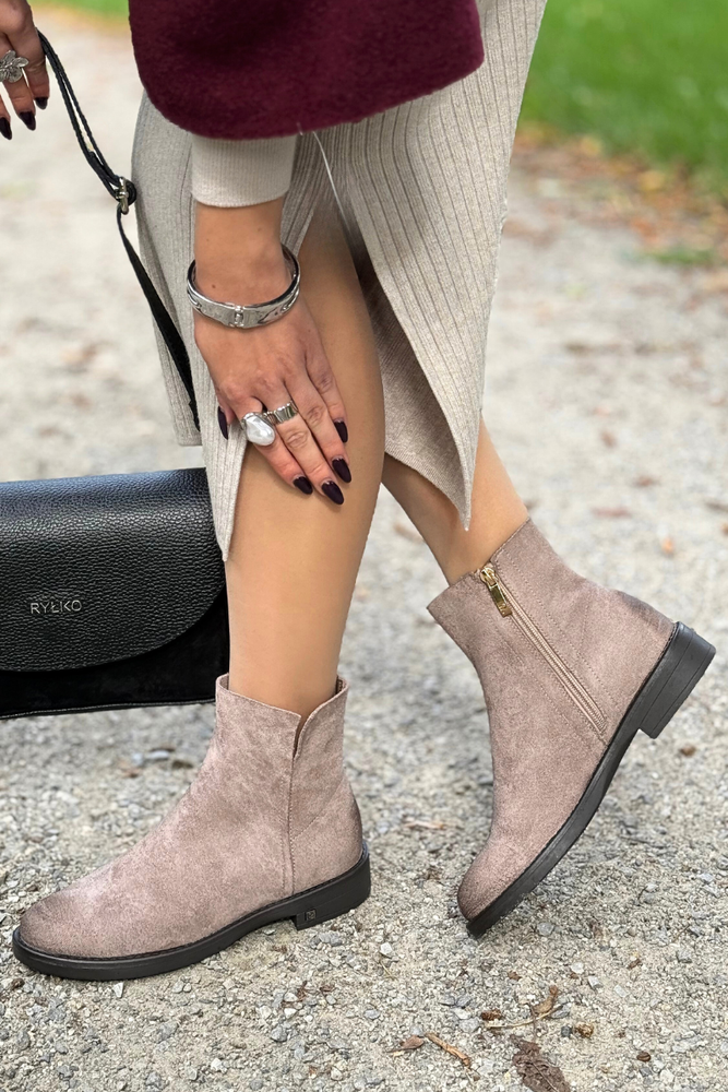 Hnědé semišové ploché boty, zateplené