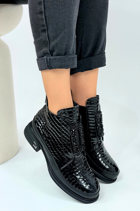 Černé kožené dámské kotníkové boty