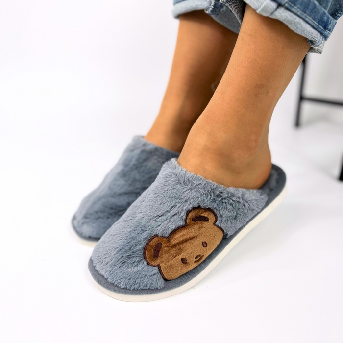 Teplé šedé dámské nazouváky s kožíškem