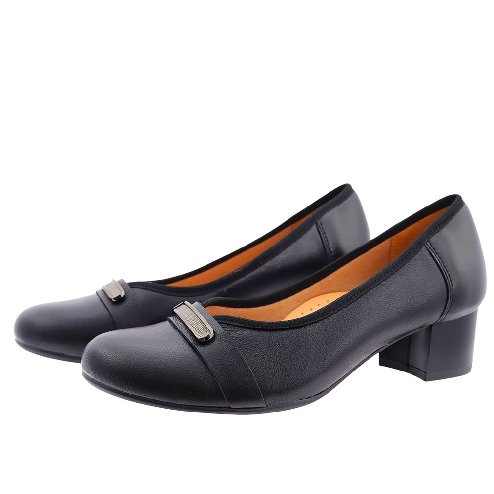 Kožené lodičky s ozdobným páskem na nízkém bloku