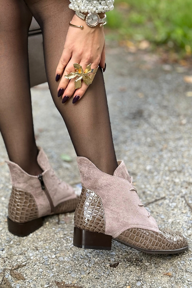 Černé kotníkové boty Potocki s ozdobným podpatkem