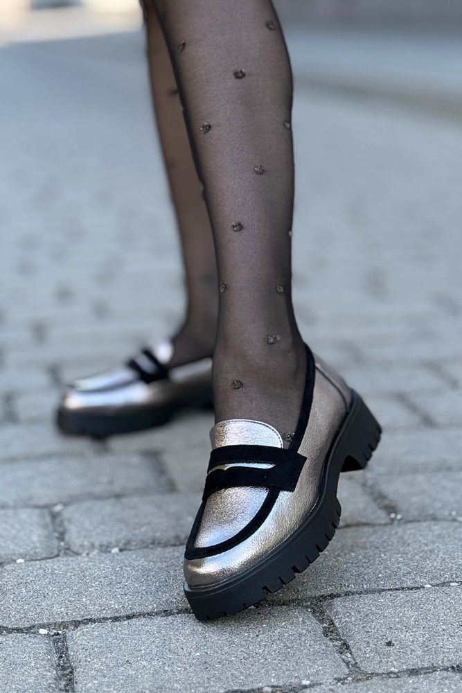 Zlaté mokasíny na platformě s řetízkem