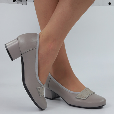 Šedé kožené lodičky na nízkém podpatku Galant