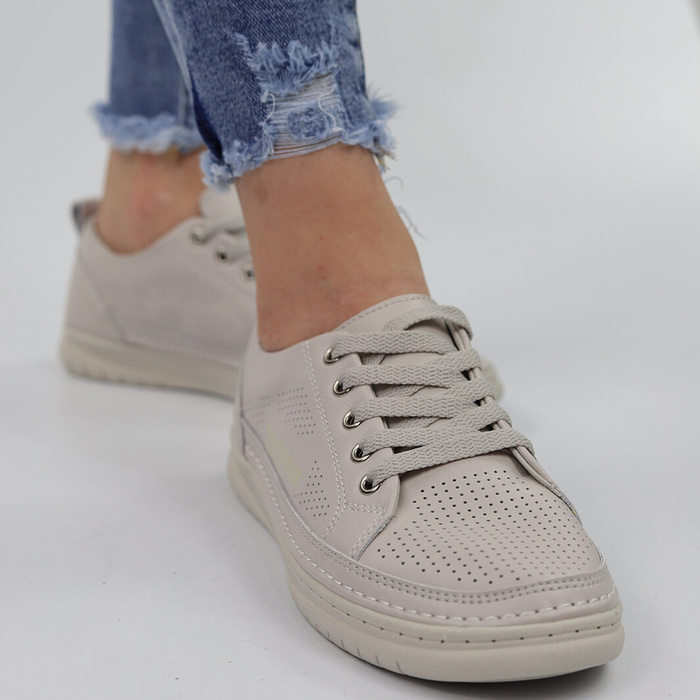 Šedé prolamované tenisky vyrobené z přírodní kůže Evento