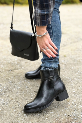 Černé kotníkové boty Potocki s ozdobným podpatkem