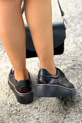 Kožené nazouvací boty na klínku se zipem, černé