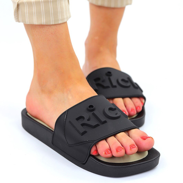 Černé žabky s nápisem 3D Potocki