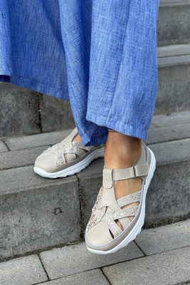 Béžové boty na suchý zip s platformou