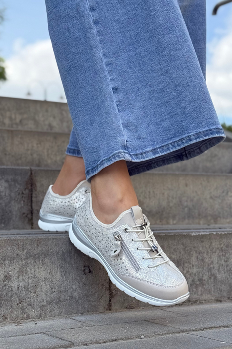 Dámské bílé kožené tenisky na platformě