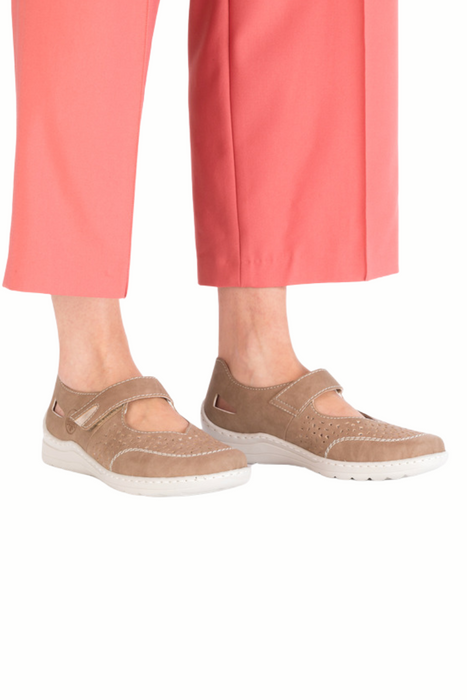 Dámské béžové prolamované boty na suchý zip, vyrobené z ekokůže