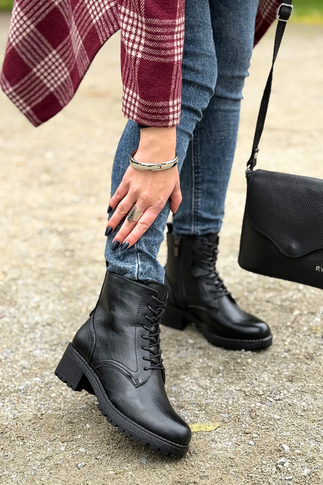 Černé kotníkové boty Potocki s ozdobným podpatkem