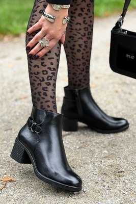 Černé kotníkové boty Potocki s ozdobným podpatkem