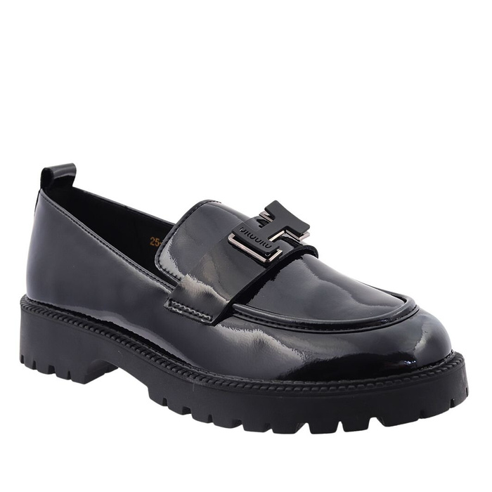 Černé kožené slip-on boty s lakovaným zdobením