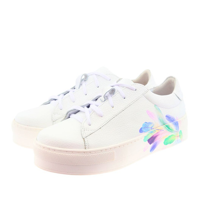 Bílé kožené boty s motivem peří od Nicoll