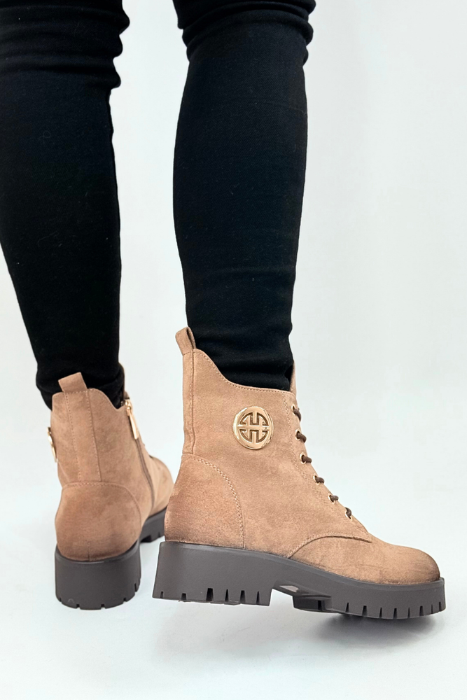 Černé kotníkové boty Potocki s ozdobným podpatkem