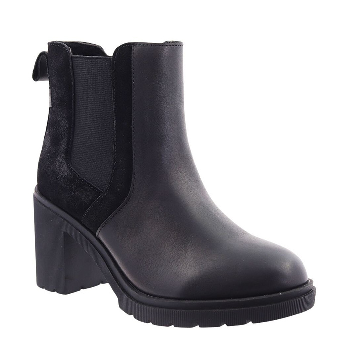 Černé kožené kotníkové boty na podpatku na platformě