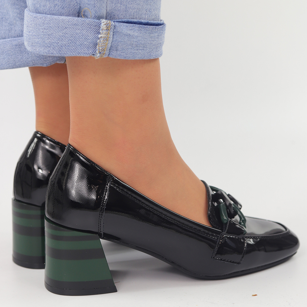 Černé lakovky s ozdobným podpatkem Vinceza