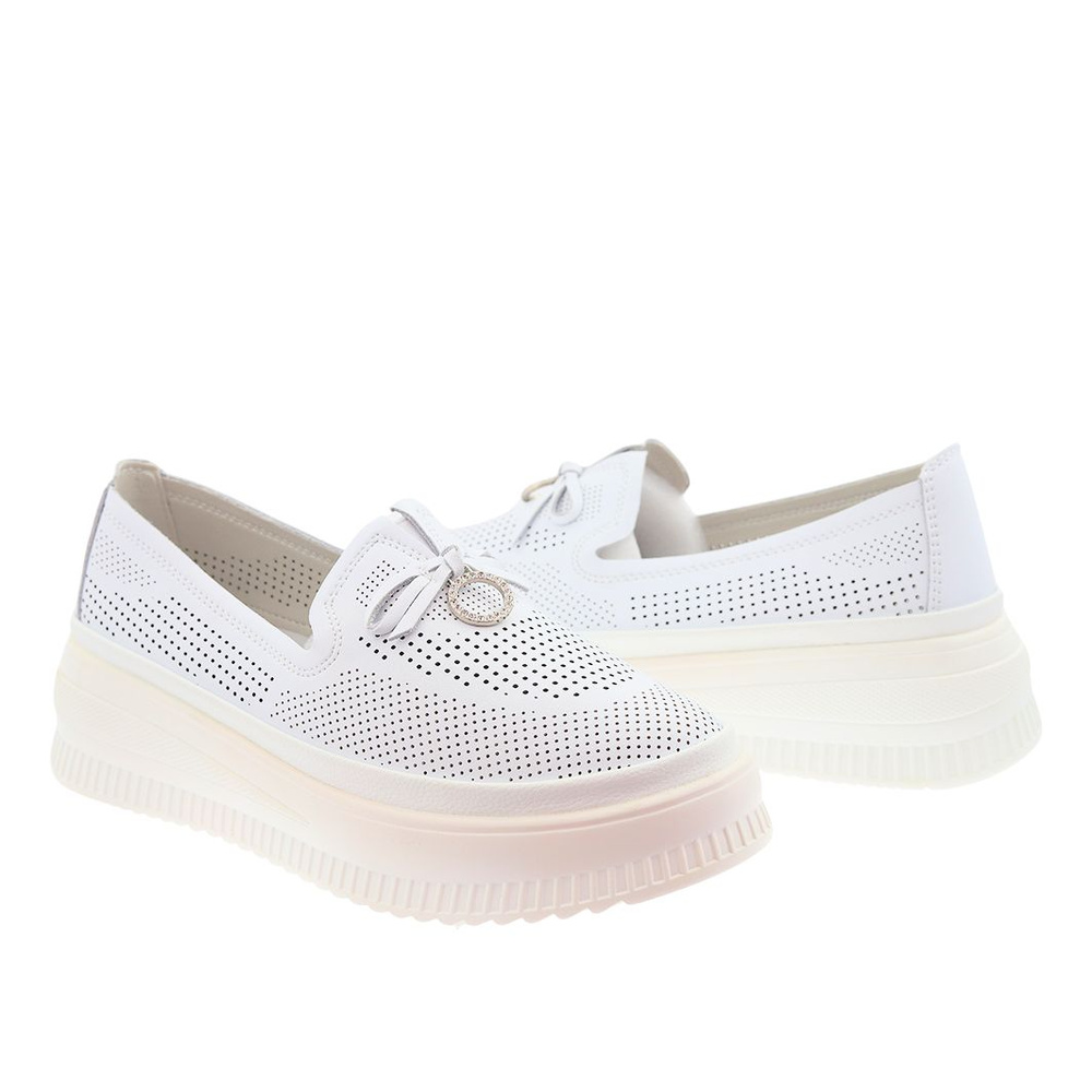 Bílé perforované kožené boty s nazouvací platformou