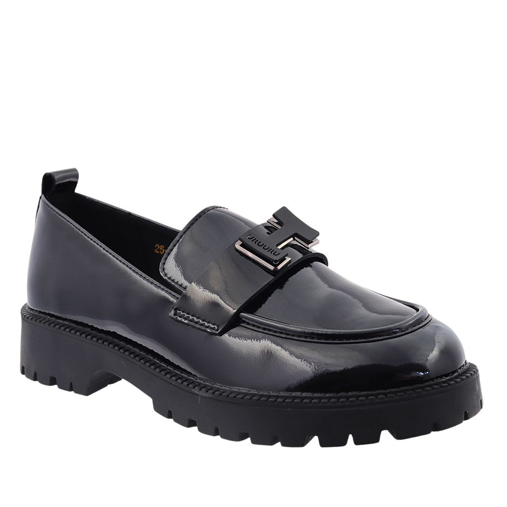 Černé kožené slip-on boty s lakovaným zdobením