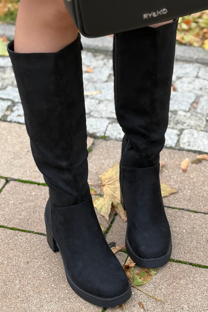 Dámské černé kožené kozačky na zip