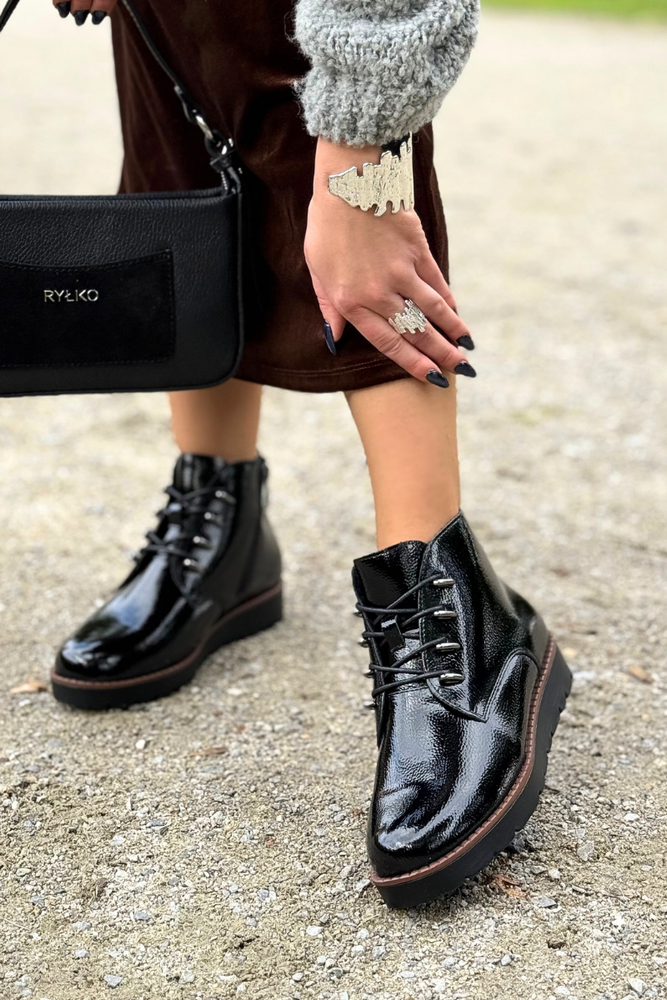 Hnědé semišové ploché boty, zateplené