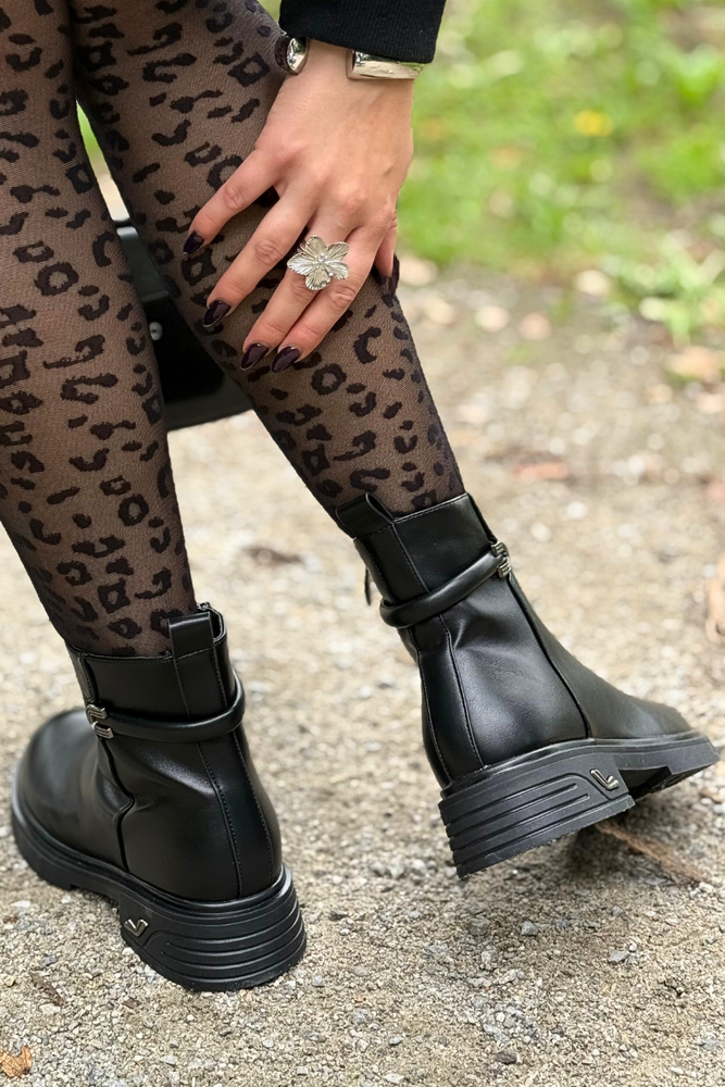 Černé kotníkové boty Potocki s ozdobným podpatkem