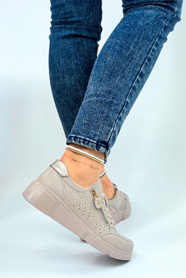 Děrované kožené boty na taupe platformě