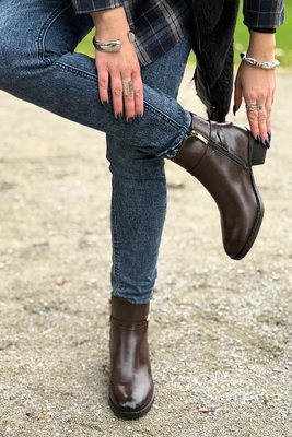 Černé kotníkové boty Potocki s ozdobným podpatkem