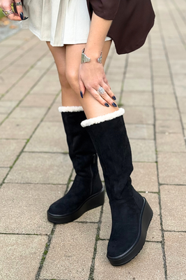 Béžové prolamované jarní kozačky