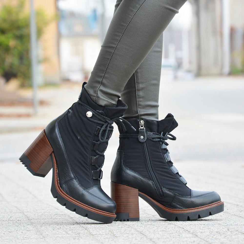 Dámské černé boty na vysokém podpatku