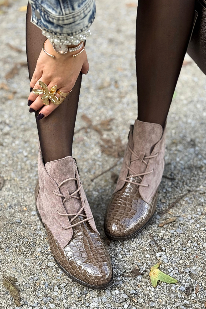 Černé kotníkové boty Potocki s ozdobným podpatkem