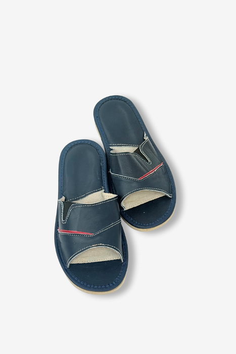 Domácí kožené žabky s květinovou výšivkou