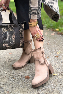 Černé kotníkové boty Potocki s ozdobným podpatkem