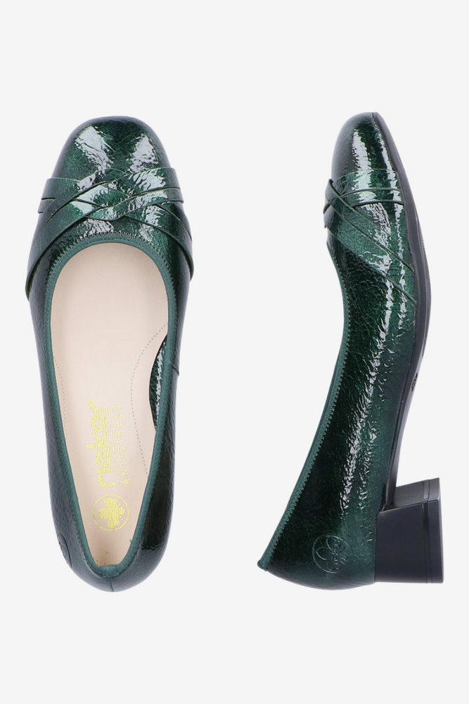 Béžové děrované lodičky s blokem Rieker